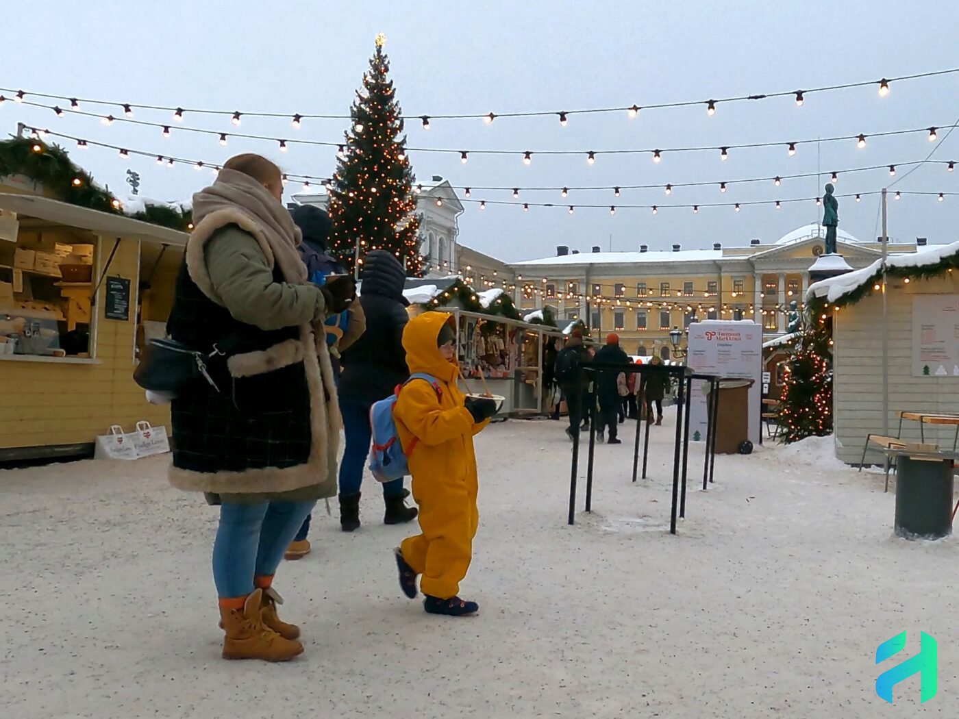 Child and mother at Helsinki Christmas market